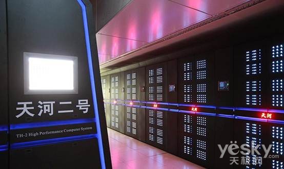 “天河二号”超级计算机系统研制成功。何书远 摄